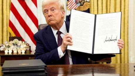 Trump anuncia un acuerdo comercial con China y dice que hay otro "en camino, con India"
