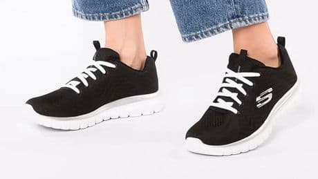 Cómodas y estilosas: así es el modelo de Skechers que arrasa y que está rebajado un 40%