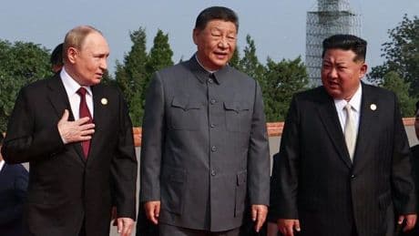 China escenifica con su desfile militar que pretende crear un nuevo orden mundial y tiene armas y amigos para defenderlo