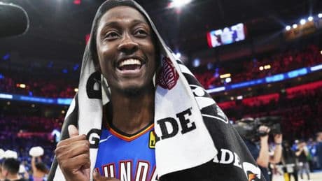 Un jugador de la NBA, castigado por llevar una camiseta con palabrotas