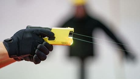 Ausstattung: Diskussion um Taser - "Aufrüstung" der Polizei?