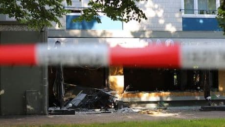 Köln: Explosion zerstört Eingangsbereich von Restaurant