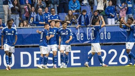 El Oviedo mantiene las opciones de ascenso directo tras su victoria en Tenerife