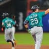 Raleigh hits MLB-leading 46th homer and sparks five-run seventh as Mariners outslug Mets 11-9