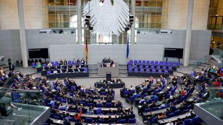 Bundespolitik: Bundestag beschließt Aussetzung des Familiennachzugs für subsidiär schutzberechtigte Geflüchtete
