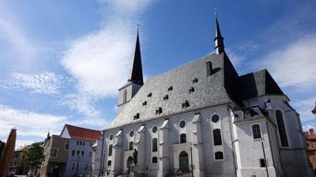 Hitzewelle: Hitzeschutz: EKM ruft Gemeinden zu offenen Kirchen auf