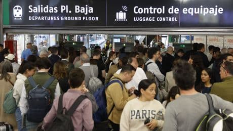 Caos ferroviario en los trenes Madrid-Sevilla que Puente atribuye a un &quot;grave acto de sabotaje&quot;