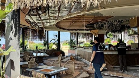 Muğla'da restoran tavanındaki malzemenin düşmesi sonucu 5 turist yaralandı