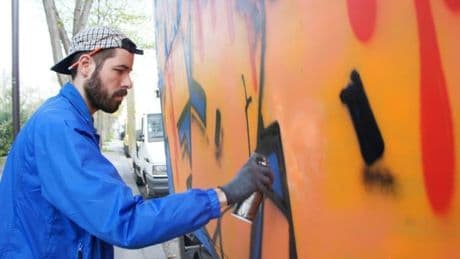 L'Azerbaïdjan gracie le graffeur français Théo Clerc, emprisonné et condamné pour un tag dans le métro