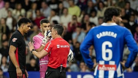 Araujo se retira lesionado del derbi