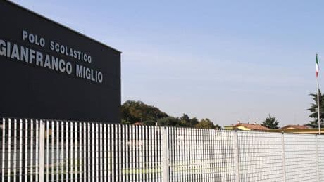 Il sindaco di sinistra cancella Gianfranco Miglio da Adro. Ira della Lega: "Ignorante e codardo"