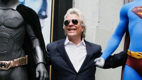 De peluquero a productor de &#039;Batman&#039;: La historia del excéntrico magnate obsesionado con las arañas gigantes