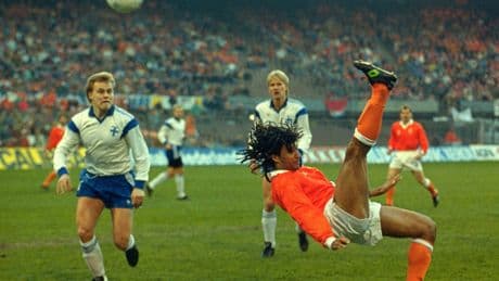 ’Ruud Gullit nam na Finland voorschot op ontslag van zijn bondscoach’