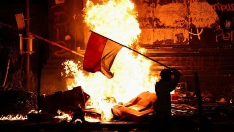 La revolución 'One Piece' en Indonesia: ¿por qué están ardiendo las calles de uno de los países más grandes de Asia?