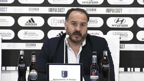 El CD Badajoz pierde el primer partido de la temporada sin jugar: "Es raro que la FIFA se fije en un club de quinta categoría"