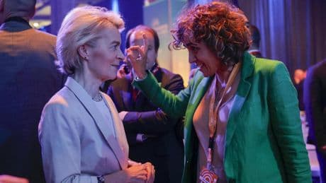 El PPE mira a Canarias para endurecer la política migratoria de la UE: todo "ilegal" debe ir a "terceros países seguros"