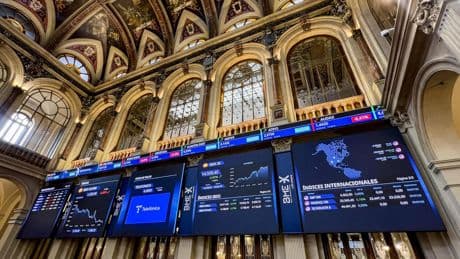 El Ibex 35 marca máximos desde 2008 tras subir un 2,9% en su mejor julio en nueve años