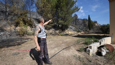 « Ils ont fait fort ! » : à Martigues, les habitants saluent le travail des pompiers