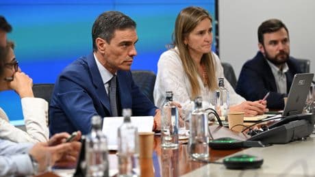 Has sido tú para que no hablemos de tu hermano, ¿verdad?