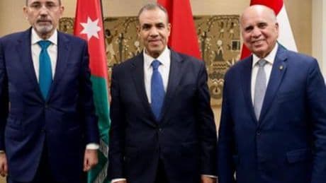 Irak, Mısır ve Ürdün dışişleri bakanları Arap Birliği Zirvesi öncesinde bir araya geldi
