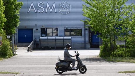 ASM International ziet orderboek slinken
