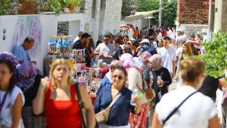 Kavacık Üzüm Festivali’ne on binlerce vatandaş akın etti
