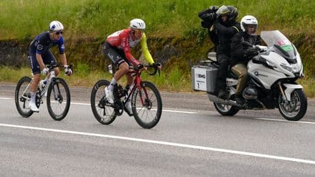 Live Giro d’Italia: kan vluchter Taco van der Hoorn in de regen de sprinters verrassen?