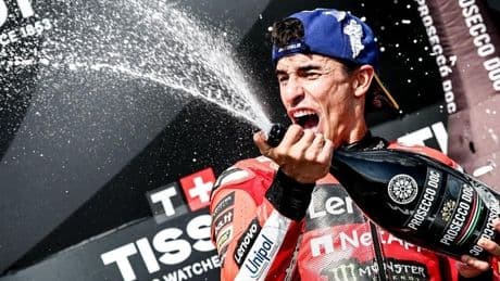 Marc Márquez suma otro doblete en Brno y se queda sin rivales