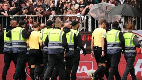 Fußball-Bundesliga: Noch keine Kiez-Party: St. Paulis Ärger über Schiedsrichter