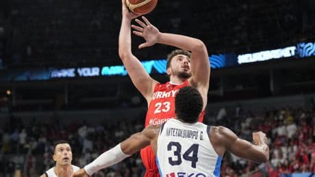 EuroBasket : la Turquie submerge la Grèce d’Antetokounmpo et file en finale