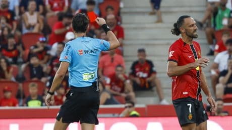 La polémica del Mallorca - Barça: gol de Ferran Torres con un rival en el suelo y dos expulsiones en cinco minutos