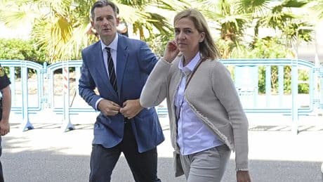 La infanta Cristina e Iñaki Urdangarin pasan el verano en la que era su casa familiar de Bidart: así organizan