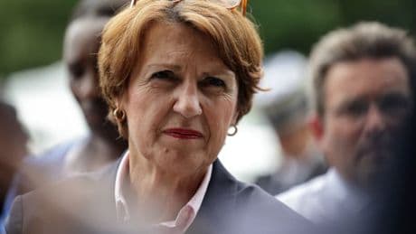 Acétamipride: après la censure de la loi Duplomb, la ministre de l'Agriculture évoque "un risque de disparition de certaines filières" agricoles