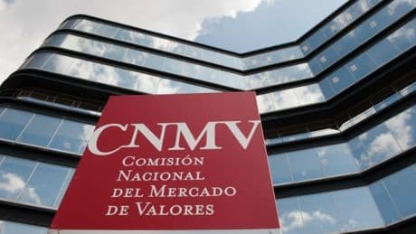 La CNMV refuerza la vigilancia sobre los depósitos estructurados: obligará a que el cliente firme un documento de advertencia