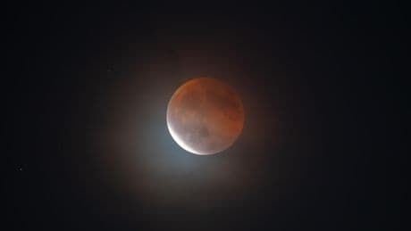 La spettacolare luna rossa: le più belle immagini dal mondo dell'eclissi del 7 settembre