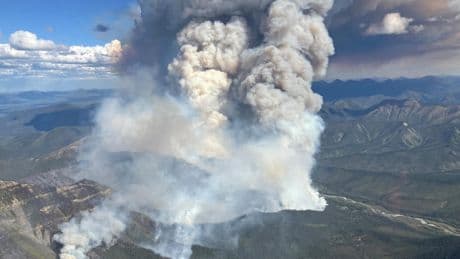 Canada: les feux de forêt progressent, la fumée s'étend aux États-Unis et à l'Europe
