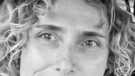 Bienalin dönüşümü: Sanatçılara ayrıcalık tanınmamalı, starlar iktidarlarını kapıda bırakarak girmelidir içeri!