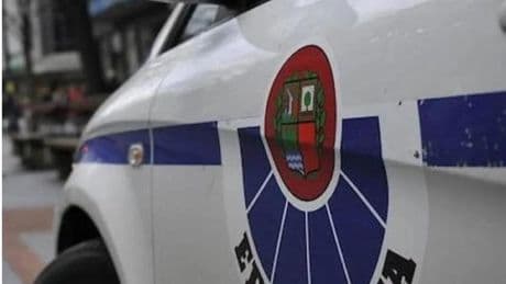 Muere un motorista en un accidente en Loiu con un autobús implicado