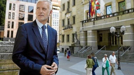 «Si los políticos no respetan la legitimidad del juez, iremos a un desastre democrático»