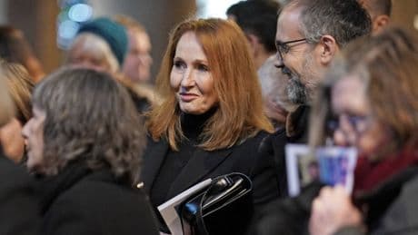J.K. Rowling créé un fonds privé transphobe avec l’argent d’Harry Potter