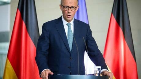 Gazakrieg: Regierung startet Luftbrücke und erhöht Druck auf Israel