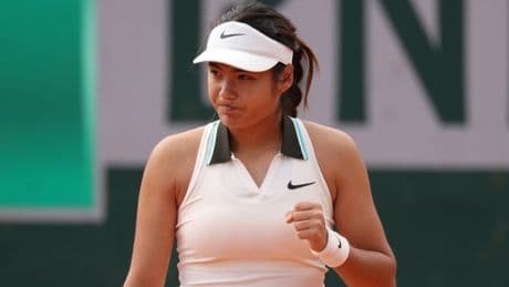 Emma Raducanu battles past Wang Xinyu at French Open after medical time out