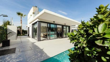 Los bancos concentran su financiación inmobiliaria en nuevas promociones 'prime' y agravan la crisis de vivienda