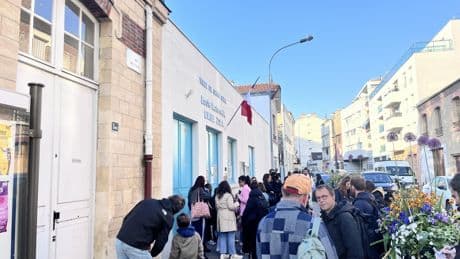 «Ici, ma fille ne risque pas de ramasser des trucs par terre» : à Saint-Ouen, les élèves délocalisés à cause du deal font leur rentrée