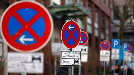 Köln: Verkehrsschild verursacht Debatte – offiziell nicht erlaubt