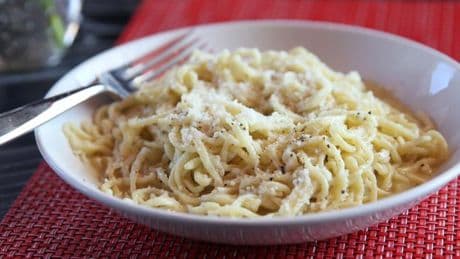 Physiker finden die ideale Formel, um Nudeln mit Pecorino und Pfeffer zu verfeinern