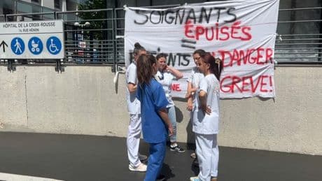 "Tout le monde est épuisé": un service entier en grève à l'hôpital de la Croix-Rousse de Lyon