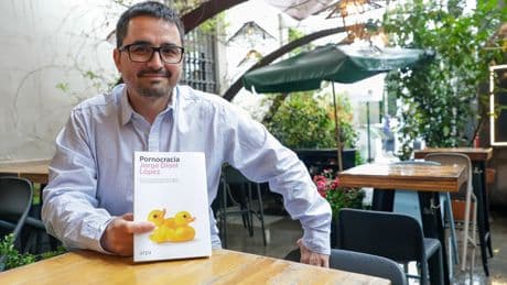 Jorge Dioni, autor de &#039;Pornocracia&#039;: &quot;Hay una autoestima muy genital, basada en el tamaño, y eso viene del porno&quot;