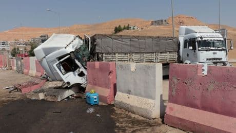 Çarpışan TIR'ların şoförleri kardeş çıktı: Ağabey kurtarılamadı