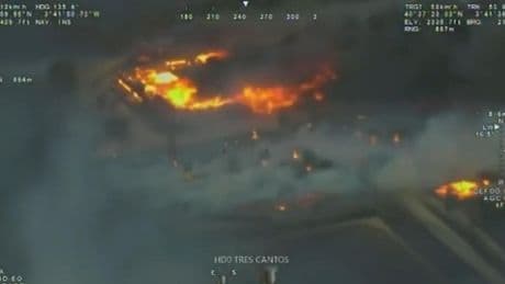 Un incendio en Tres Cantos obliga a desalojar dos urbanizaciones y la UME se suma a la extinción del fuego